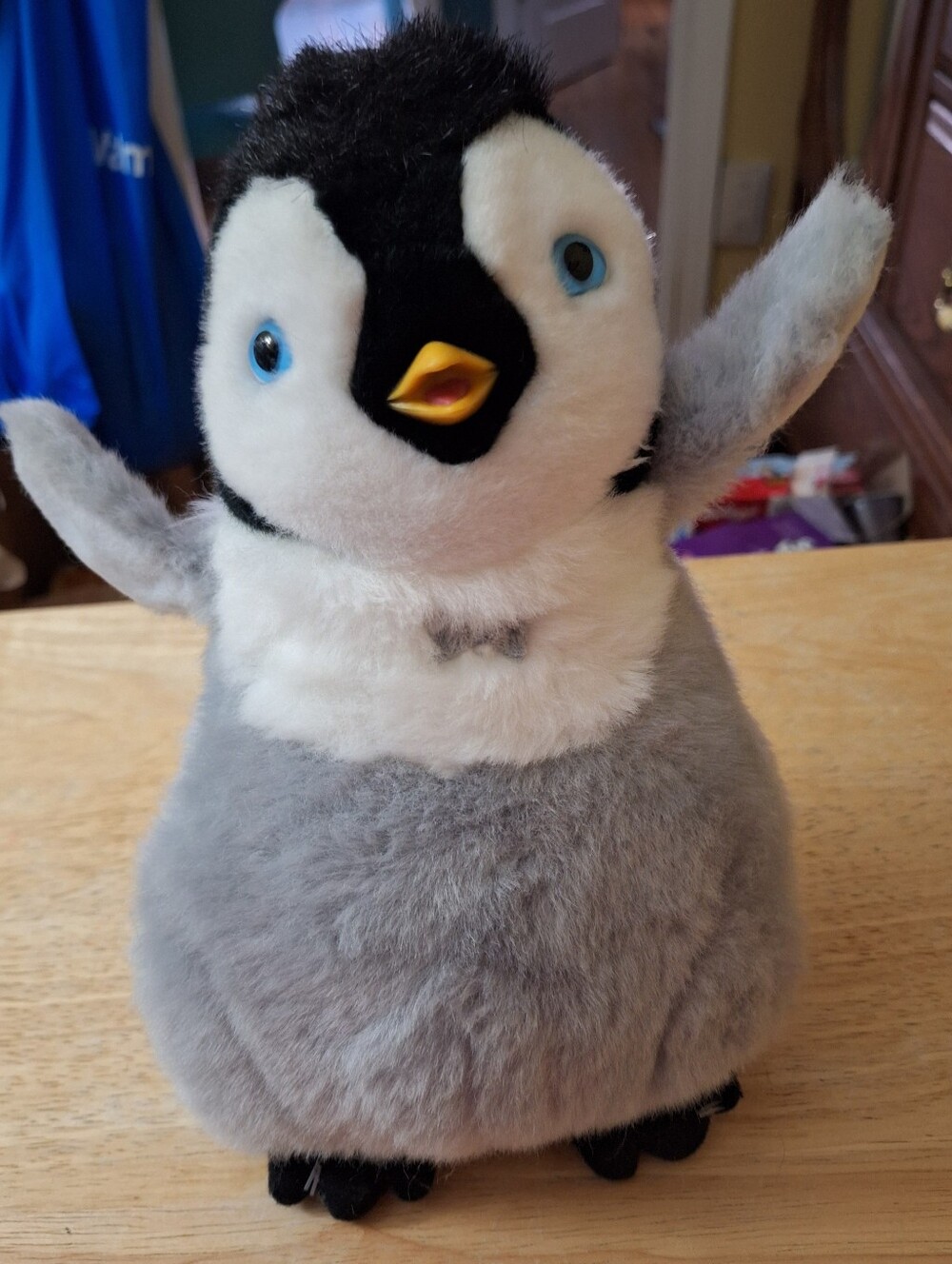 Warner Bros Happy Feet 2 Huggable Plush Erik